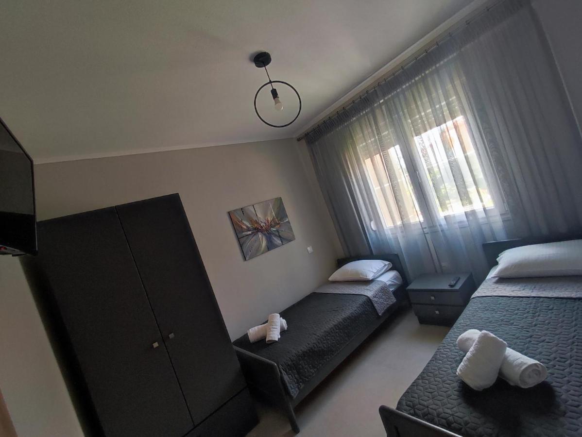 A & F Apartments - Ari'S House Kalyves Polygyrou Buitenkant foto